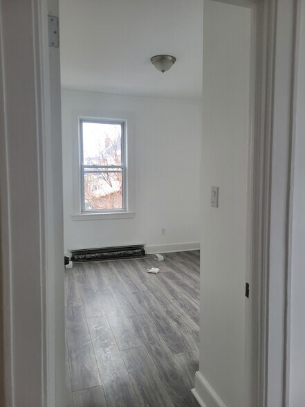 Building Photo - 11110 14th Ave