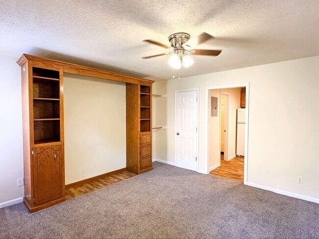 Building Photo - 100 Ballygar St