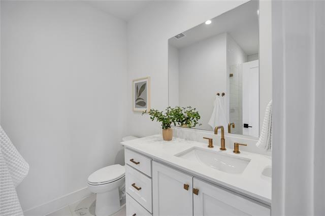 Building Photo - 3247 Homer St