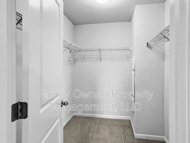 Building Photo - 209 Firewheel Ct