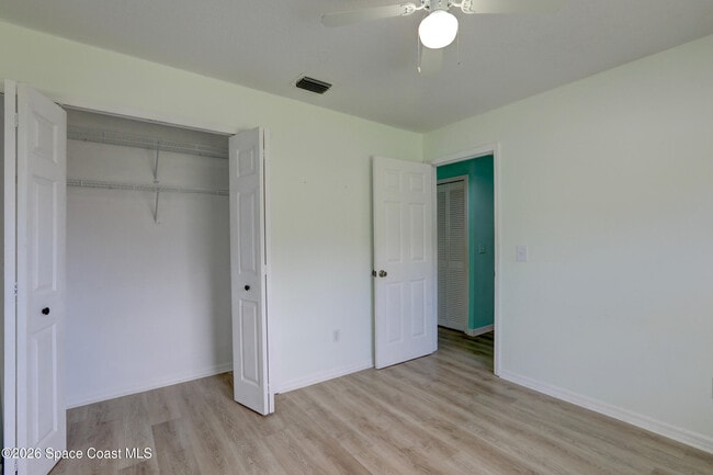 Building Photo - 243 Dickens Ave