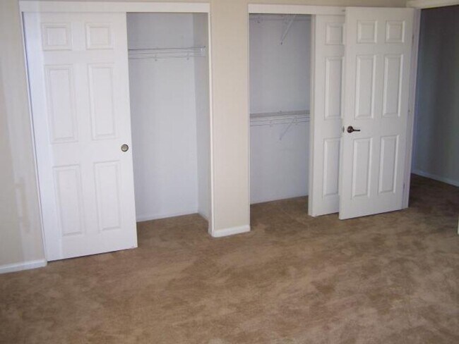 Building Photo - Jeffries Ranch Townhome