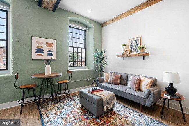 Primary Photo - 201 Leverington Ave