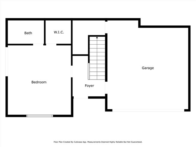 Building Photo - Stunning Freestanding Home with Soaring Ce...