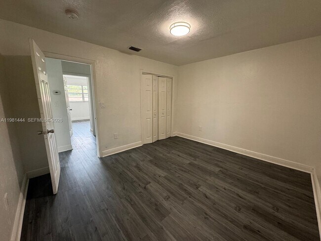 Building Photo - 866 NW 70th St