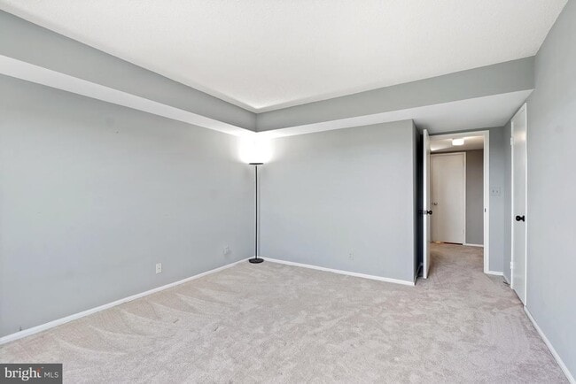 Building Photo - 5901 Mt Eagle Dr