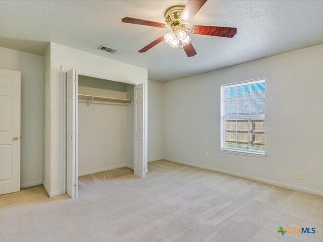 Building Photo - 3805 El Paso Dr