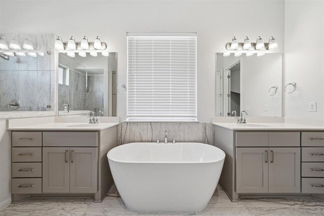 Building Photo - 478 Eclipse Dr