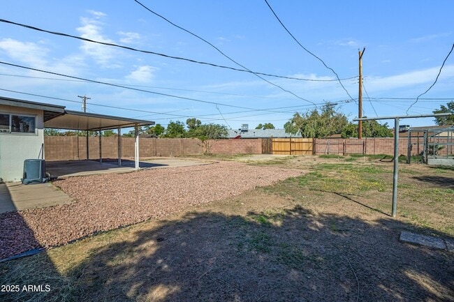 Building Photo - 110 W Del Rio Dr