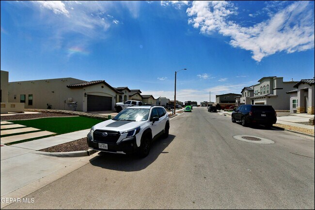 Building Photo - 2225 Tierra Delmonte Dr