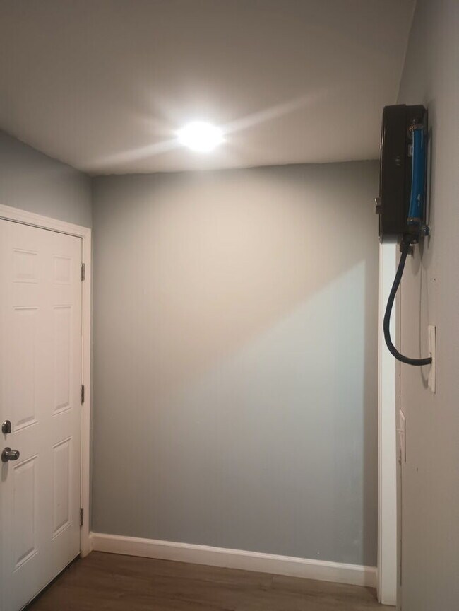 Building Photo - 1105 N 50th Ave