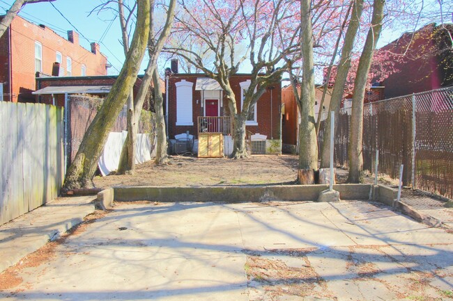 Building Photo - Beautifully Renovated 2 Bedroom 1 Bath SFD in Cherokee Arts District