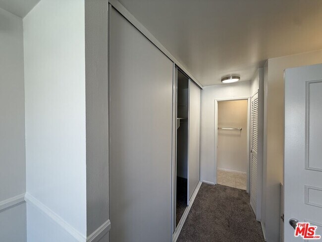 Building Photo - 14850 Hesby St