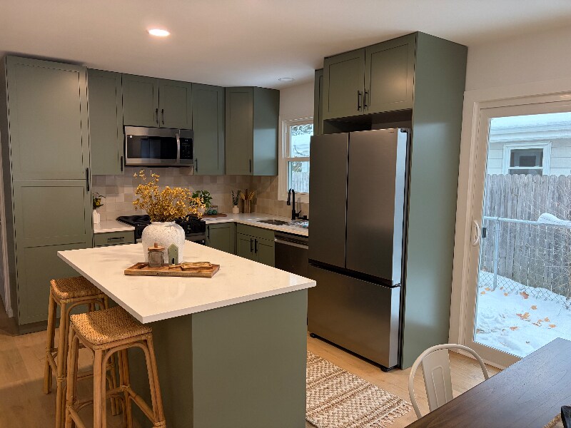 Building Photo - 1524 Pewaukee Rd