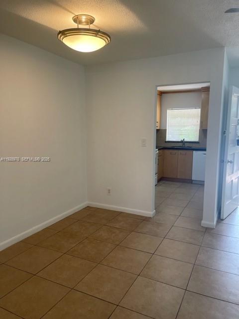 Building Photo - 133 SE 4th Ave