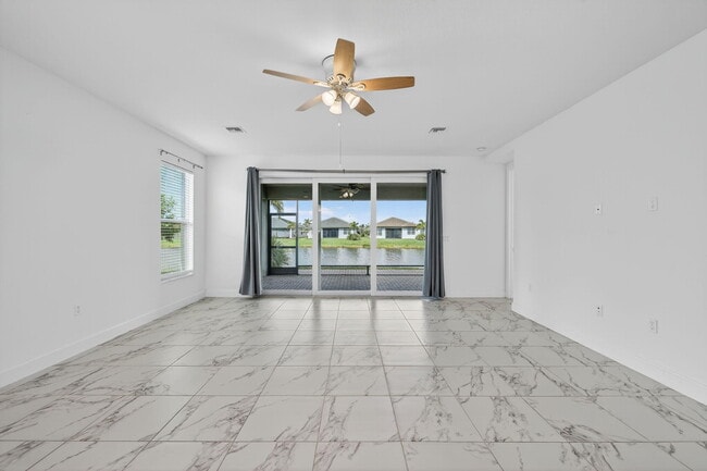 Building Photo - 11650 SW Moon River Way