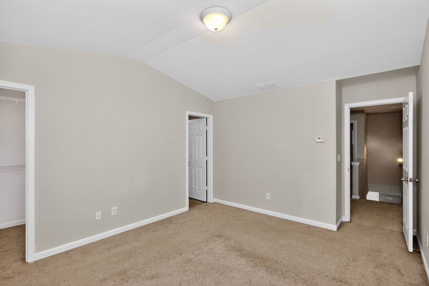 Building Photo - 837 Crestwell Cir