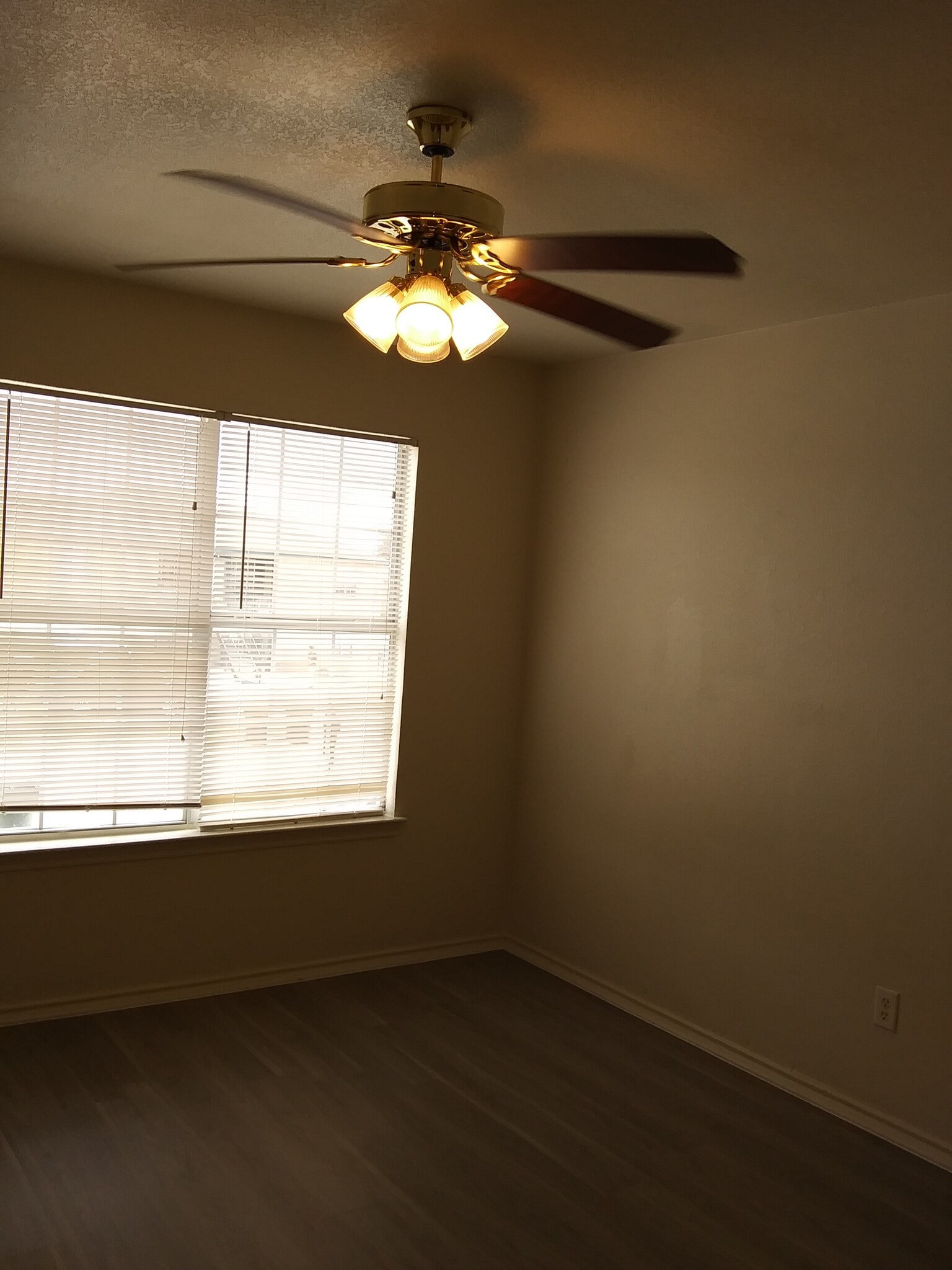 Building Photo - 3407 Barcelona Dr