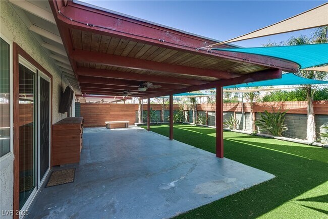 Building Photo - 5231 Dickens Dr