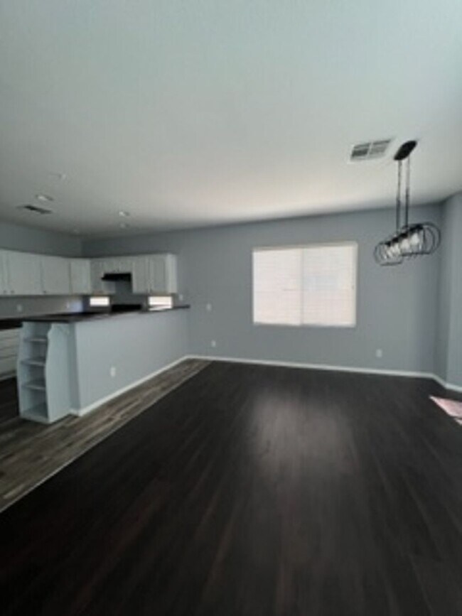 Building Photo - SOUTHERN HIGHLANDS BEAUTY!