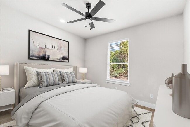 Building Photo - 2318 Progress Dr