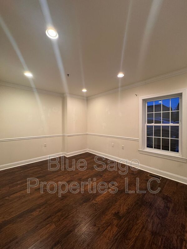 Building Photo - 432 E Baltimore Ave