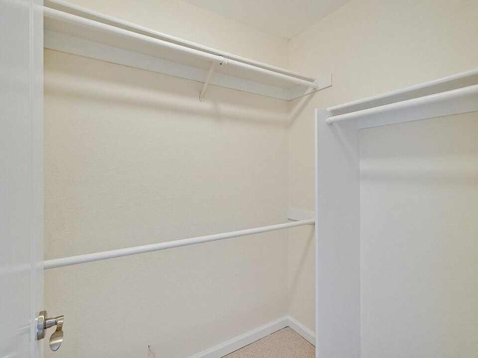 Secondary closet - 684 Teatree Ct