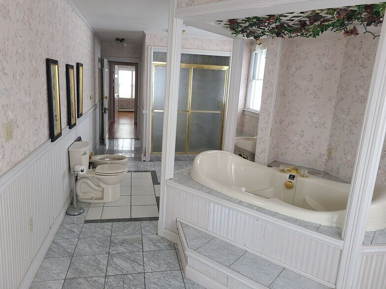 Building Photo - 608 Water St