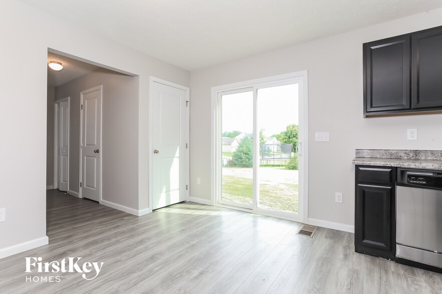 Building Photo - 4721 Megan Danielle Dr