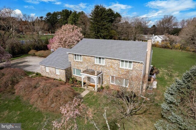 Primary Photo - 1530 Briar Hill Rd