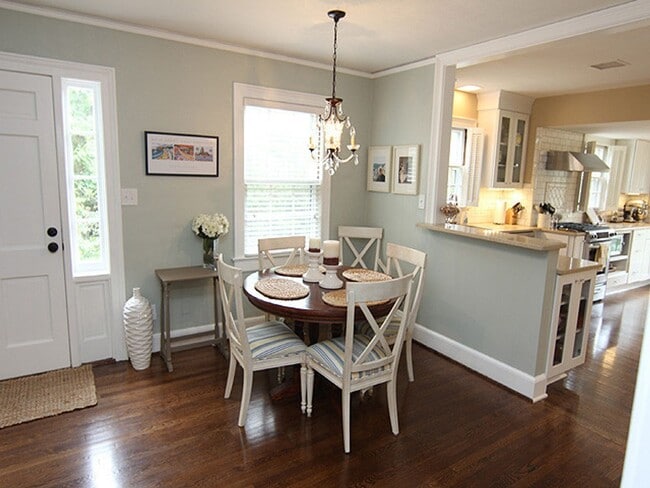 Building Photo - Adorable, Renovated Bungalow with Huge Yar...