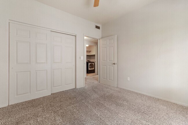 Building Photo - Cozy 3 Bed Littleton Condo