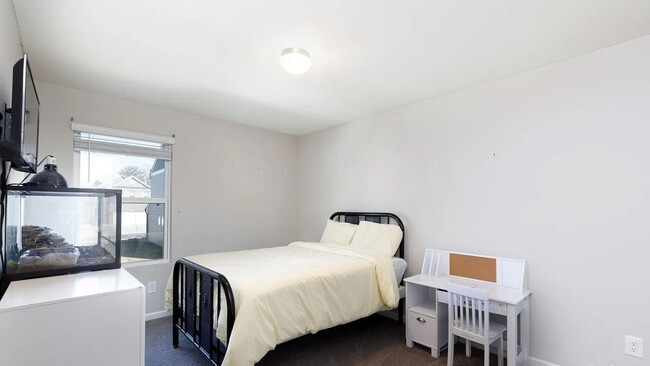 Building Photo - Exclusively Offered By Muse Realty, LLC