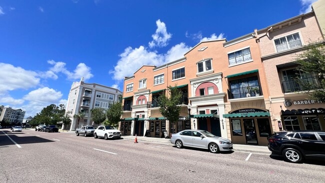 Building Photo - Beautiful 3/2 Townhouse Available !!