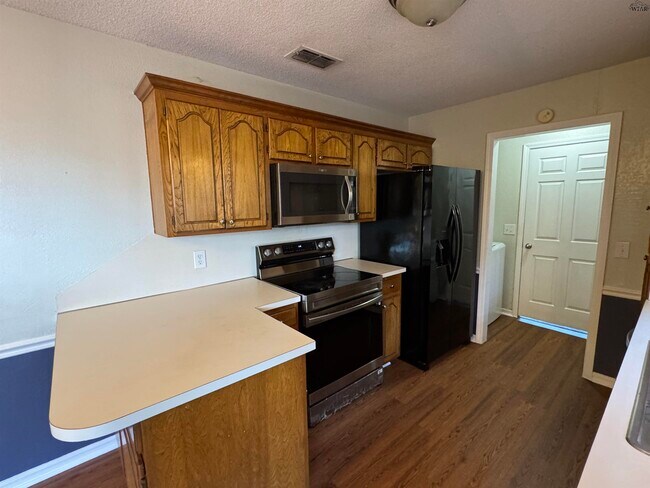 Building Photo - 4848 Matterhorn Dr