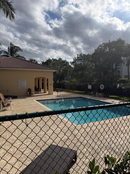 Building Photo - 3340 Palomino Dr