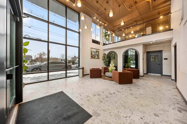 Building Photo - 1 Mallory Ave