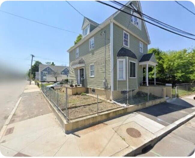 Building Photo - 60 Comstock Ave