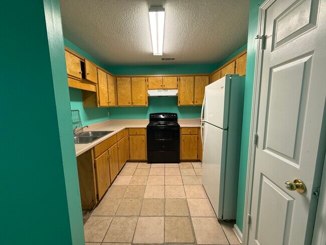 Building Photo - 109 Drew Cir