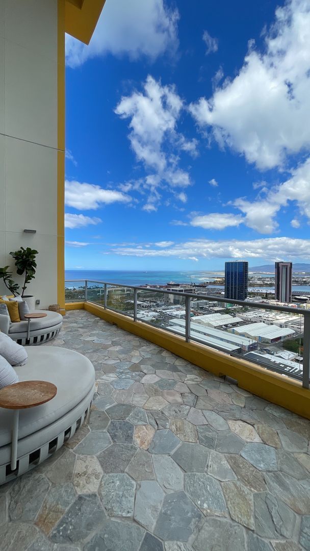 Building Photo - Partially Furnished.   Unbeatable location in Kakaako/Ward Village areas - 2 Bed 2 Bath 1 Parking