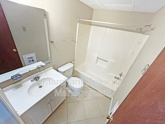 Building Photo - 118 Creekside Dr
