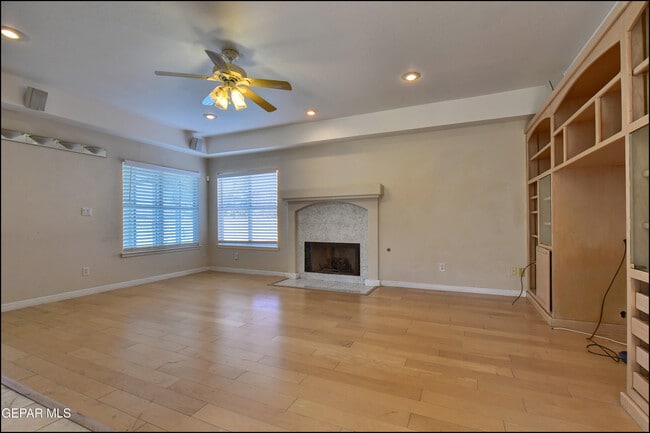 Building Photo - 6123 La Posta Dr