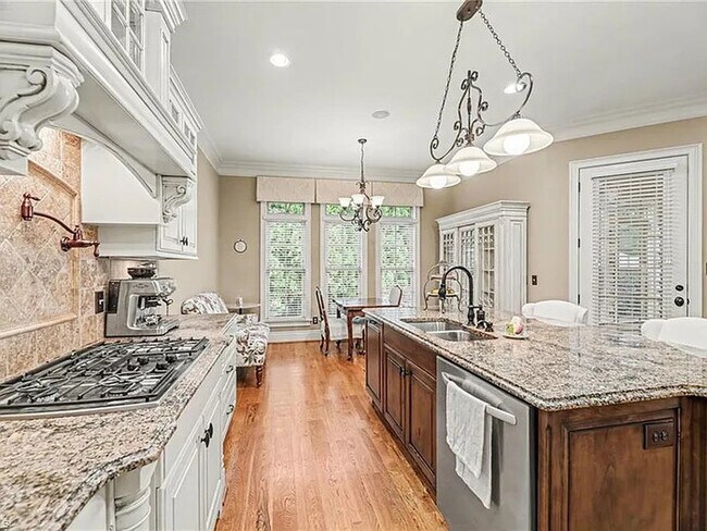 Building Photo - Lease OR Lease to Own