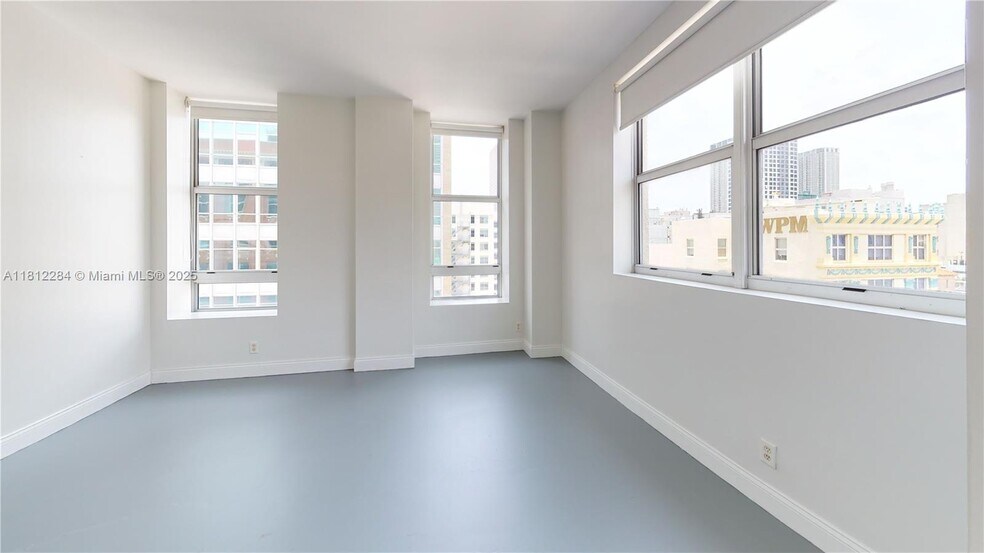 Building Photo - 111 E Flagler St