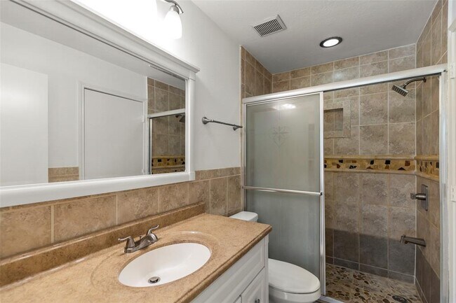 Building Photo - 16927 Fairway Glen Ln