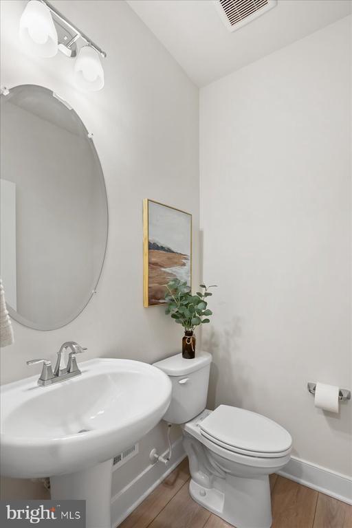 Building Photo - 12768 Sunrise Valley Dr