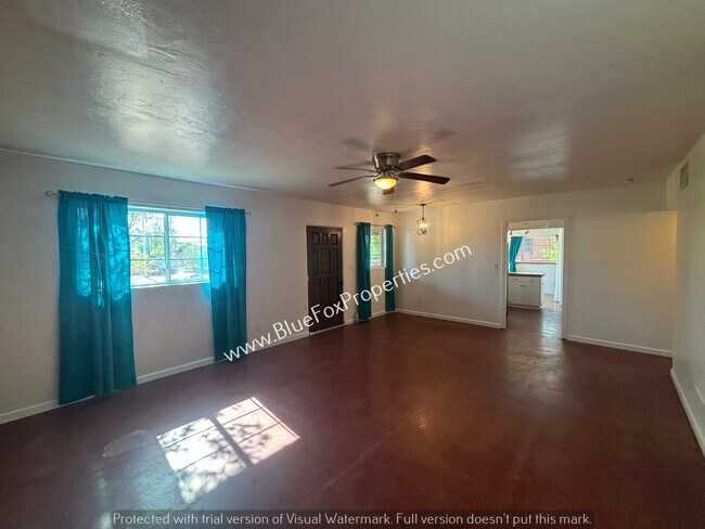 Building Photo - 2627 N Euclid Ave