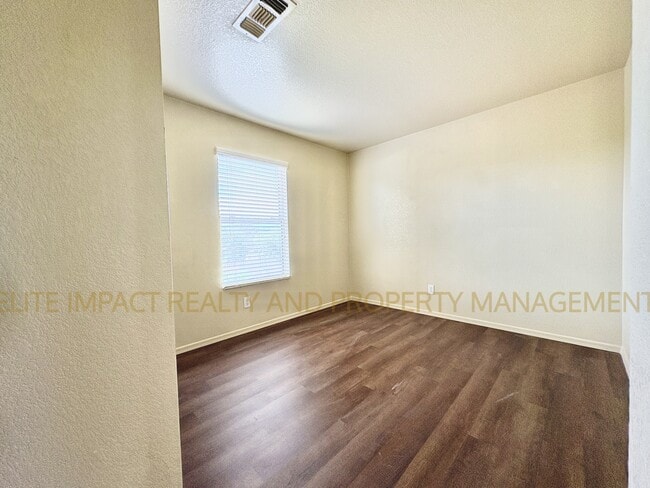 Building Photo - 2324 S Mcconnell Dr