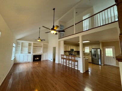 Building Photo - Move In Special 1/2 Off First Full Month with move in by 4/20/2026 - Pet Friendly 4-Bedroom Retre...