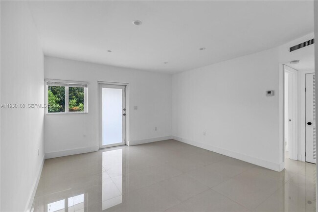 Building Photo - 21845 Goulds Ave